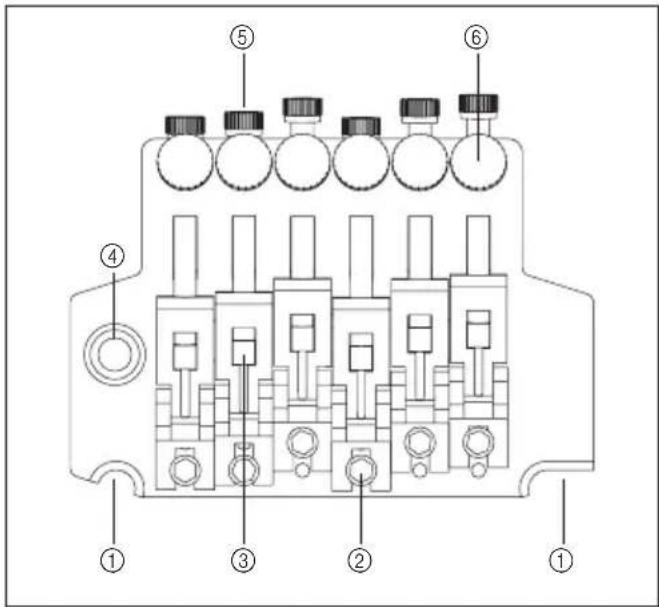 Technical diagram of an electrical contactor with numbered components for identification