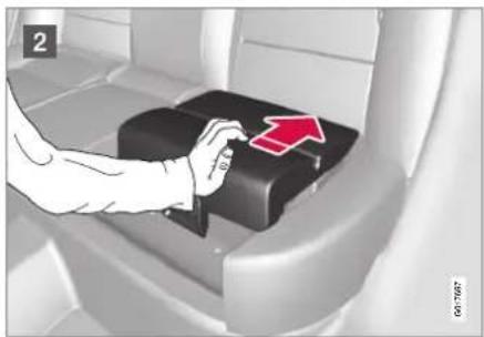 VOLVO V70 (2008) - Rabattement du coussin rehausseur 2 niveaux - 2