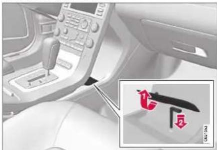 VOLVO V70 (2008) - Blocage automatique du sélecteur de vitesses - 1