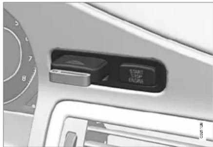 VOLVO V70 (2008) - Démarrage du moteur - 1
