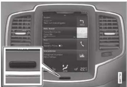 VOLVO XC90 Excellence (2017) - Ouvrir/fermer une vue secondaire en plein écran - 3