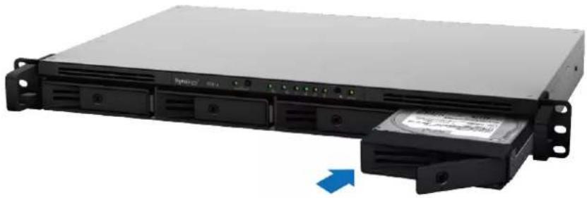 SYNOLOGY RackStation RS816 - Installation des disques - 4