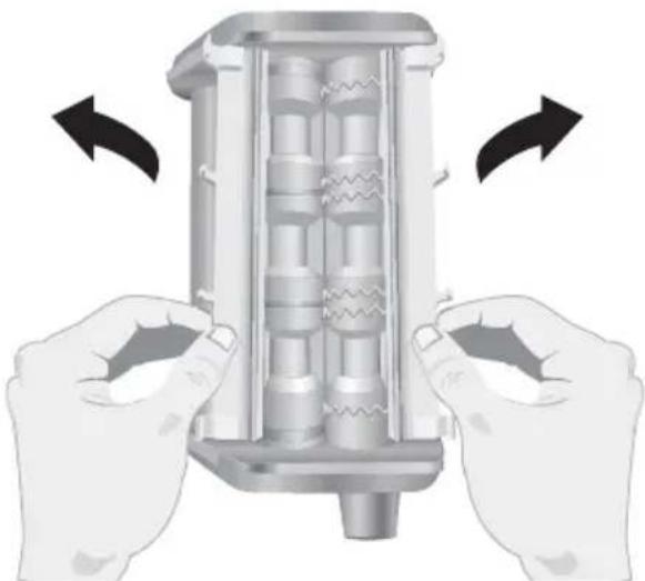 KITCHENAID 5KRAV - Pour nettoyer les accessoires de la machine pour la préparation et le remplissage des raviolis - 1