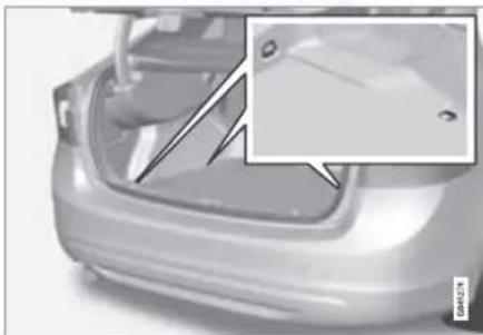 VOLVO S60 (2011) - Rabattement du dossier de la banquette arrière - 1