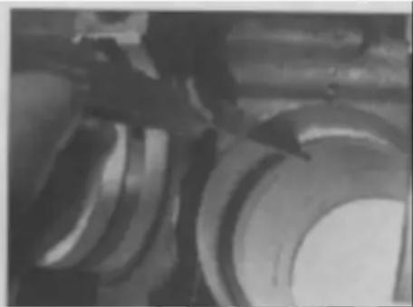 VOLKSWAGEN Polo (1990) - Crankshaft - final refitting - 3