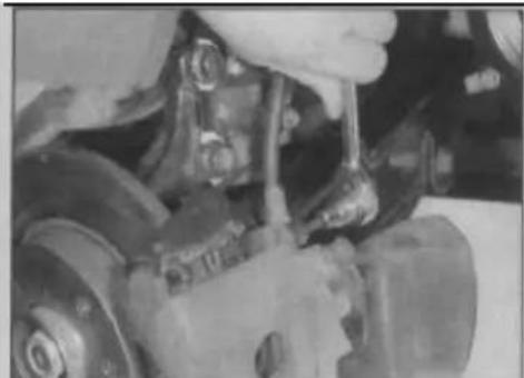 VOLKSWAGEN Polo (1990) - Bleeding - using a one-way valve kit - 1