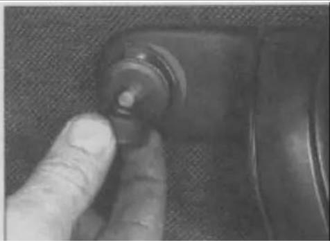 VOLKSWAGEN Polo (1990) - Bodywork and fittings - 3