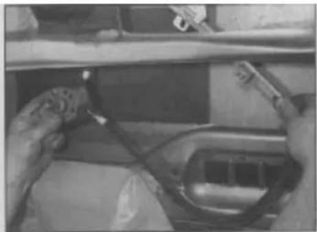 VOLKSWAGEN Polo (1990) - Removal - 7