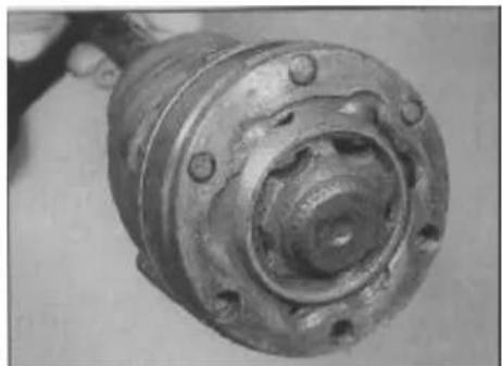 VOLKSWAGEN Polo (1990) - Exploded view of the right-hand driveshaft - 1