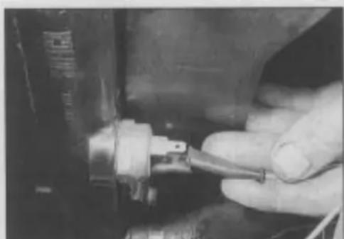 VOLKSWAGEN Polo (1990) - Removal - 1