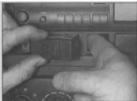 VOLKSWAGEN Polo (1990) - Facia-mounted switches - 7