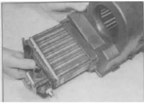 VOLKSWAGEN Polo (1990) - Air distribution housing (passenger compartment) - 1
