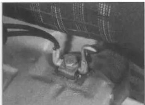 VOLKSWAGEN Polo (1990) - Front seat belt - 7