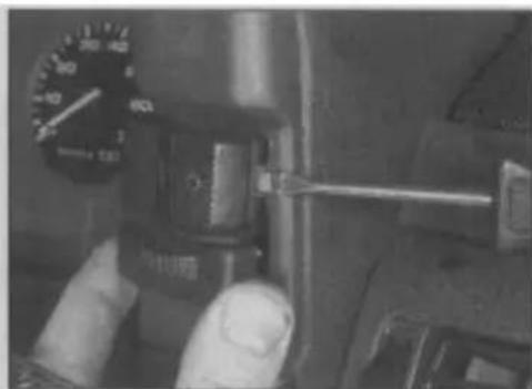 VOLKSWAGEN Polo (1990) - Facia-mounted switches - 5
