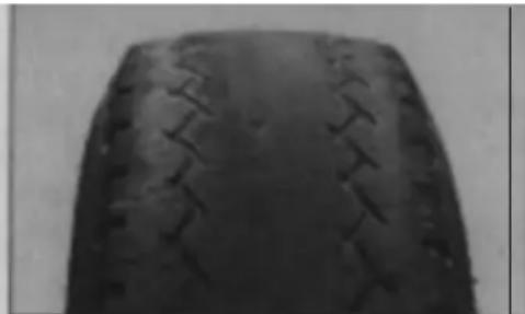 VOLKSWAGEN Polo (1990) - Incorrect wheel camber (wear on one side) - 1
