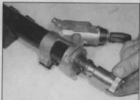 VOLKSWAGEN Polo (1990) - Steering column - overhaul - 6