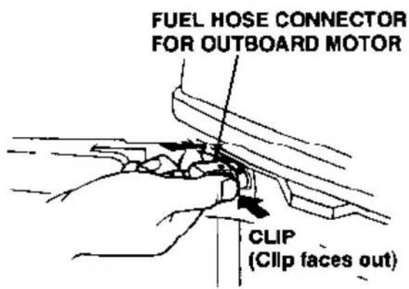 FUEL HOSE CONNECTOR FOR OUTBOARD MOTOR CLIP (Clip faces out)