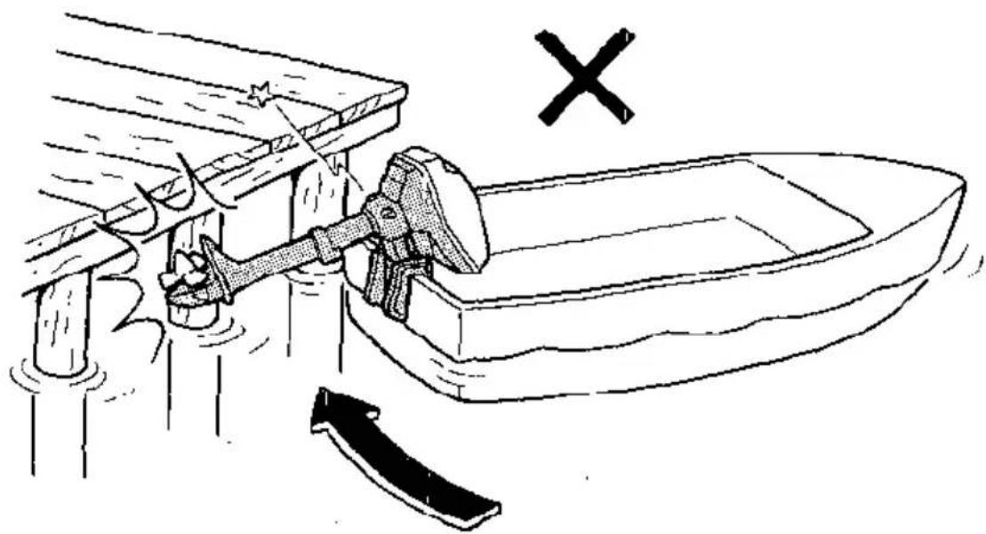 Honda BF100 (1986) - Tilting the Motor - 3