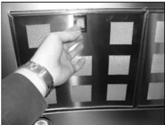 BAUMATIC P31SS - IMPORTANT: BEFORE ATTEMPTING TO FIT OR REMOVE THE CARBON FILTER, YOU MUST ENSURE THAT YOU HAVE DISCONNECTED THE COOKER HOOD FROM YOUR MAINS SUPPLY. - 1