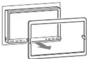 SONY XAV-W1 - Rimuovere la cornice protettiva. - 1