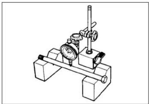 KAWASAKI KLV1000 (2004) - SWINGARM PIVOT SHAFT - 3
