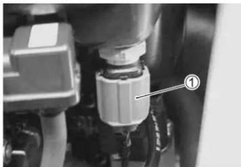 KAWASAKI KLV1000 (2004) - IAT SENSOR INSPECTION - 1