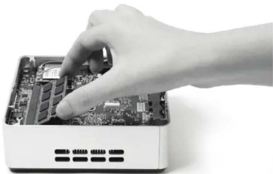 Zotac ZBOX nano VD01 PLUS - Installing a memory module - 1