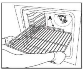 KITCHENAID KOXS 6640 - INTRODUCTION DE GRILLES ET AUTRES ACCESSOIRES À L'INTÉRIEUR DU FOUR - 1