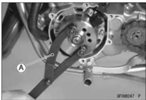 KAWASAKI KX65 (2010) - ClutchInstallation - 2