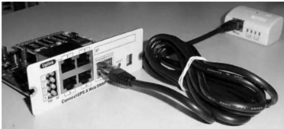 EATON Powerware 9155-10-S-25-64x9Ah-MBS - Module Web/SNMP (optionnel) - 1