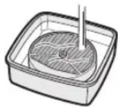SHARP KC-C70E - Spoel het luchtbevochtigingsfilter herhaaldelijk af met handwarm water om alle resten van de oplossing weg te spoelen. - 1