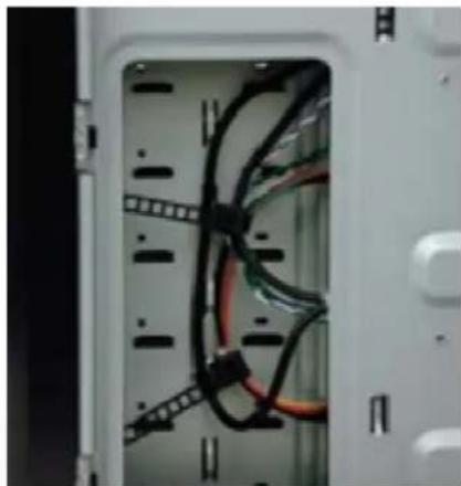 ANTEC Two Hundred V2 - GESTION DES CÂBLES - 1