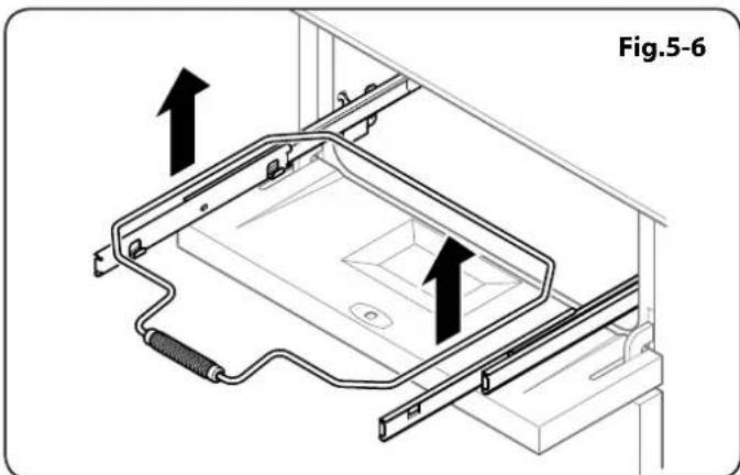 Technical line drawing of a mechanical assembly with two arrows indicating direction (no text or symbols present)