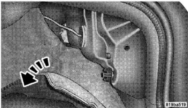 Chrysler Sebring (2010) - ChangingtheTail/StopLamporRearTurnSignal Lamp - 1