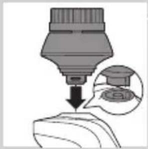 PHILIPS 7000 series S7550 - Using the cleansing brush attachment - 1