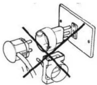 Technical line drawing of electrical connectors and wiring (no text or symbols)