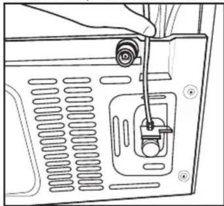 BEKO GN 163221 S - Raccordement du tuyau d'eau à l'appareil - 2