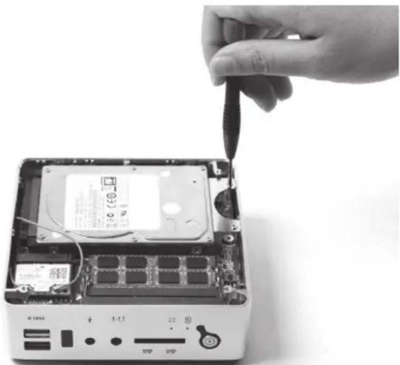 Zotac ZBOX MI522 nano - Installing a hard disk - 4