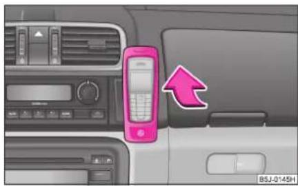 SKODA Fabia (2007) - Utilisation du téléphone avec un adaptateur - 1