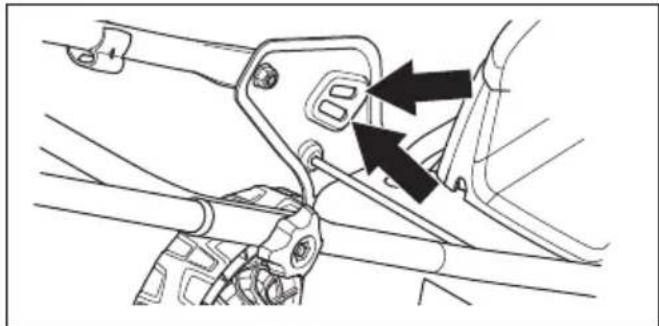 HUSQVARNA LC 141Li - Kol yüksekliğini ayarlama - 2