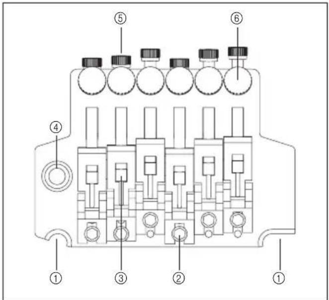 Technical diagram of an electrical contactor with numbered components for identification