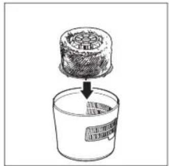 PHILIPS HU4802 - Replacing the humidification filter - 9