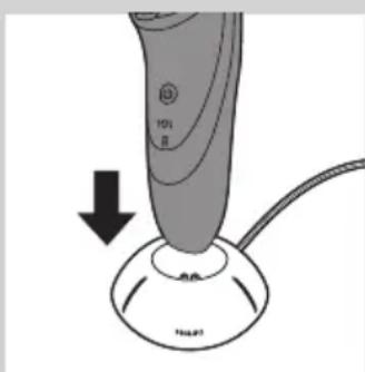 PHILIPS AquaTouch AT886 - Φόρτιση στη βάση φόρτισης (μόνο στα AT941/AT940) - 1