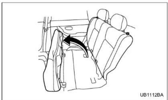 Line drawing of a car interior showing seatbelt and dashboard (no text or symbols)