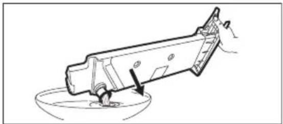 AEG TP5080TW - Svuotamento del contenitore dell'acqua - 2