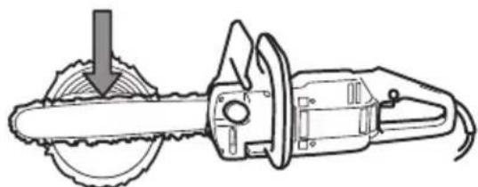Technical line drawing of a chain saw cutting a blade, showing blade geometry and cutting edge (no text or symbols)