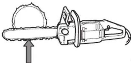 Line drawing of a chain saw cutting a blade, showing blade and blade blades (no text or symbols)