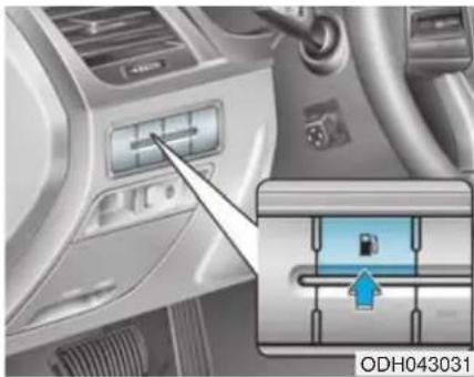 HYUNDAI Genesis (2015) - Ouverture du bouchon du réservoir d'essence - 1
