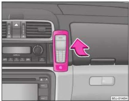 SKODA Roomster (2006) - Utilisation du téléphone avec un adaptateur - 1