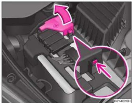 SKODA Roomster (2006) - Opérations sur la batterie - 1
